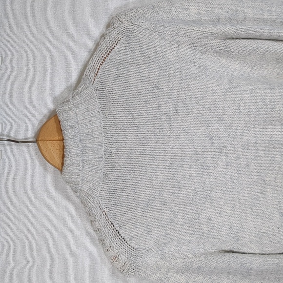 Tommy Hilfiger Women's Cable Knit Full Zip Lt Gray Soft Sweater Size Medium EUC - Picture 7 of 11